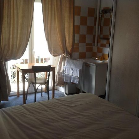 Les Celestins Hotel วาล-เลส์-แบ็งส์ ภายนอก รูปภาพ